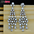 Boucles d&#39;oreilles en or blanc plaqué or et zircon